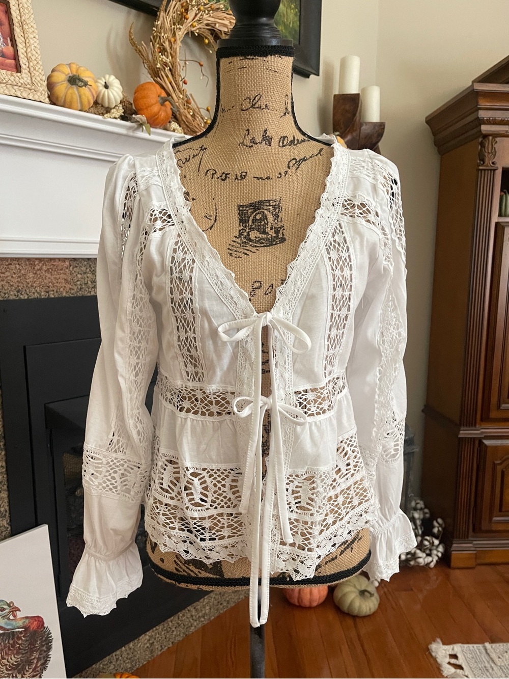 Free People White Embroidered Lace Bow Tie Long Sleeve Blouse Top Small